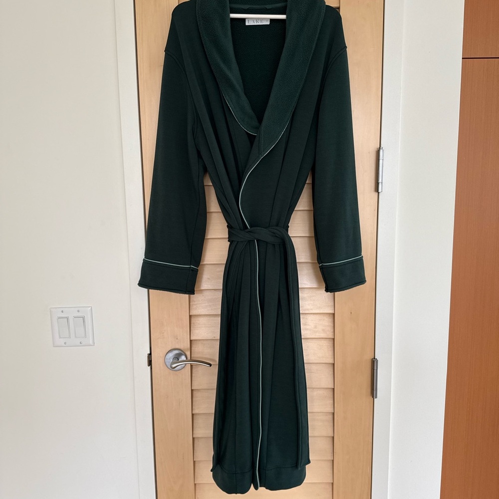 NWOT Lake Men’s Green Robe